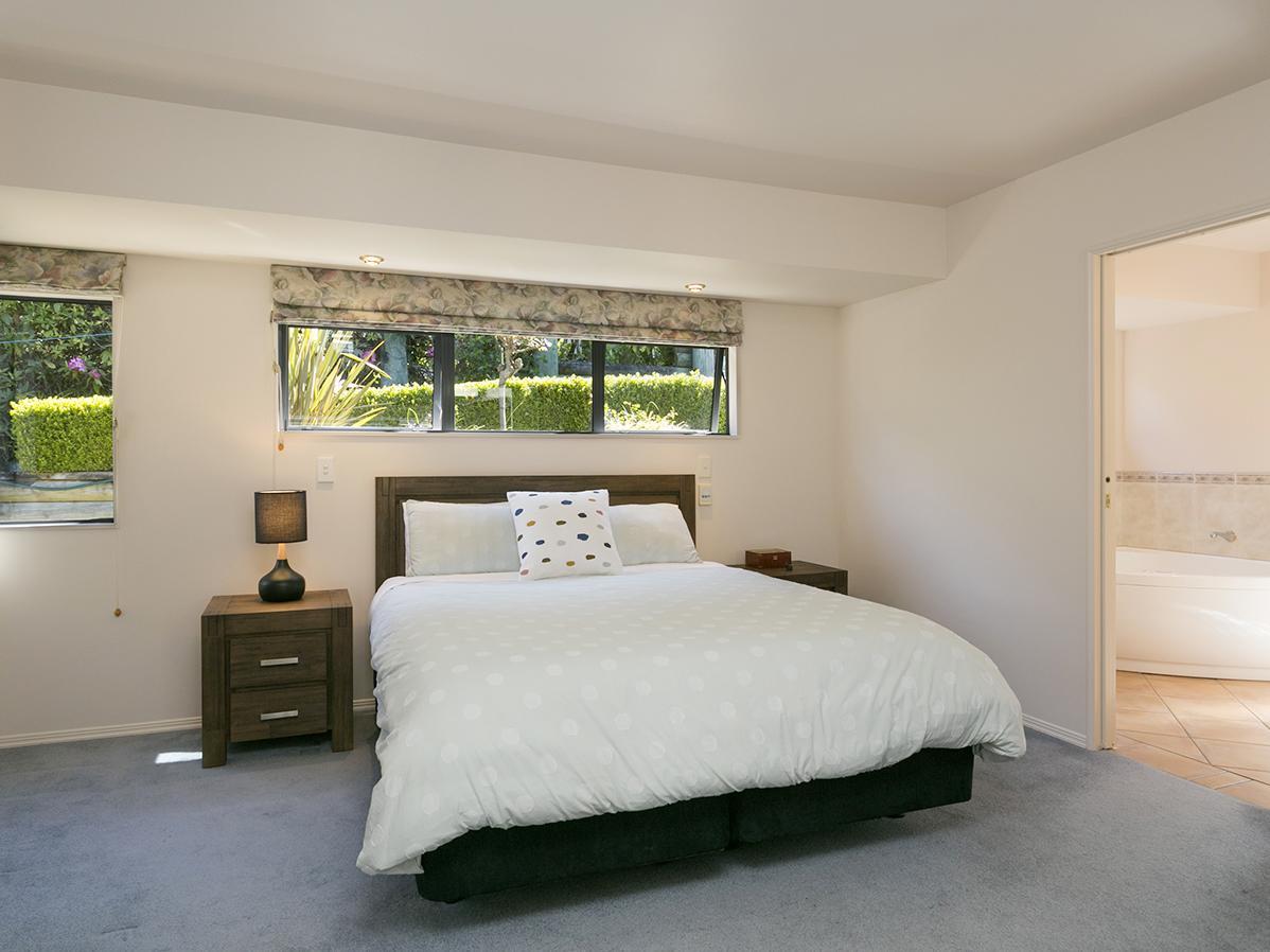 B & B With Stunning Views Taupo Eksteriør bilde